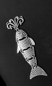 Silver Tone Fish Pendant Articulated Dangle 6 Sections - Picture 1 of 6
