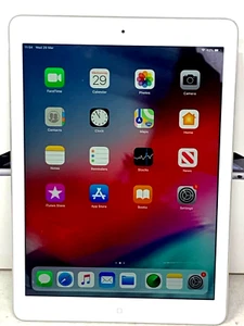 Apple iPad air 16gb WiFi 9.7 LCD 1st generation with a keyboard-Used - Imagen 1 de 5