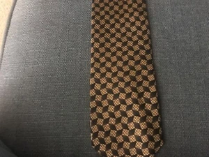 Donna Karan men’s tie small print on Black 100% silk LN - Picture 1 of 2