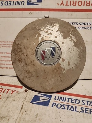 Tapa central de rueda Buick LeSabre 1997-2001 P/N 9592738 01 Foto 1 de 4