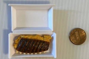 Zuru 5 Surprise-Foodie Mini-Marken Serie 1-TGIFriday's glasierte Rippen - Bild 1 von 2