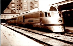 Streamlined Zephyr Burlington Reprint Postcard Railway Train Engine Railroad - Picture 1 of 2