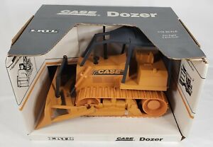 Case Dozer / Bulldozer with Winch & Canopy 1/16 Scale By Ertl / Construction Toy