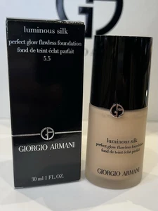 Nuevo en caja Giorgio Armani ~ 5.5 Mediano ~ Base de seda luminosa ¡30 ml! Tamaño completo - Imagen 1 de 5