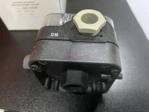 ONE New DUNGS Pressure switch LGW150A2P LGW 150A2P - Picture 1 of 3
