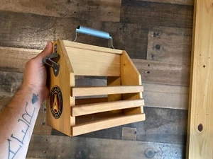 Atlanta United Bottle Caddy Bieröffner Holz MLS Fußball Patches Futbol Heckklappe - Bild 1 von 6