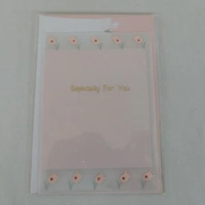 Tarjeta de felicitación Burgoyne rosa claro tulipán especialmente para ti sobre interior en blanco - Imagen 1 de 4