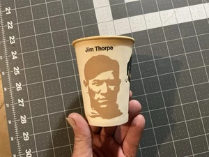 Taza de papel de cera Jim Thorpe vintage, Lily Co., Americana, fútbol americano - Imagen 1 de 11