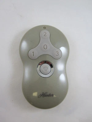 Hunter Geniune Replacement Handheld Ceiling Fan Remote Control Transmitter 99123 - Image 1 of 4