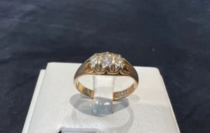 18ct Gold Three Stone Diamond Ring - Picture 1 of 9