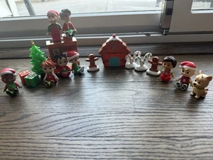 Cocomelon Holiday Family Play Set Figures Christmas Toy Figures - Picture 1 of 4