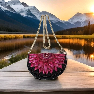 NUEVO SIN ETIQUETAS - Bolso sin asas Bandolera Mary Frances FLIRTY Margarita Negro Rosa Con Cuentas Foto 1 de 4