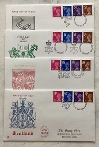 GB QEII 1971 Machin Regionals Set De 4 FDC’s Relevant SHS’s Cat £25++ - Imagen 1 de 2