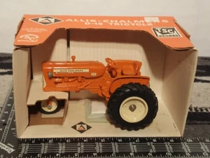 Allis Chalmers D-15 Tricycle 1/16 Diecast Farm Tractor Replica by SpecCast - Picture 1 of 5