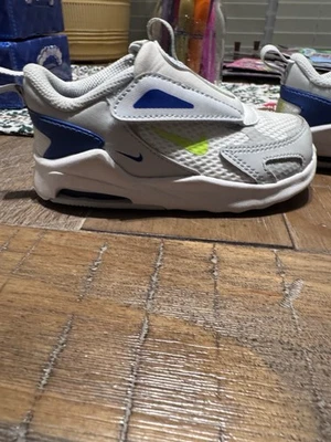 Zapato para correr informal talla Nike Air Max Bolt para niños pequeños Cw1629-004 talla 5C Foto 1 de 4