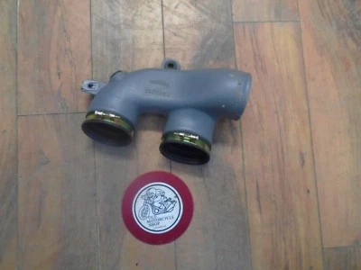 Triumph Rocket III 2017 Roadster caja de aire moldura de admisión OEM 2202212 Foto 1 de 3