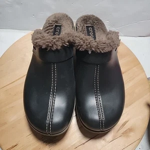 Womens Crocs Cobbler W10 Brown Rubber Clogs Slides Slip On Shoes Fur Lined - Picture 1 of 11