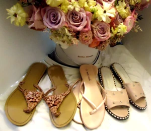 Lot of (3) Women’s Summer Beach Sandals Shoes Flip Flops SIZE 7M - Picture 1 of 4