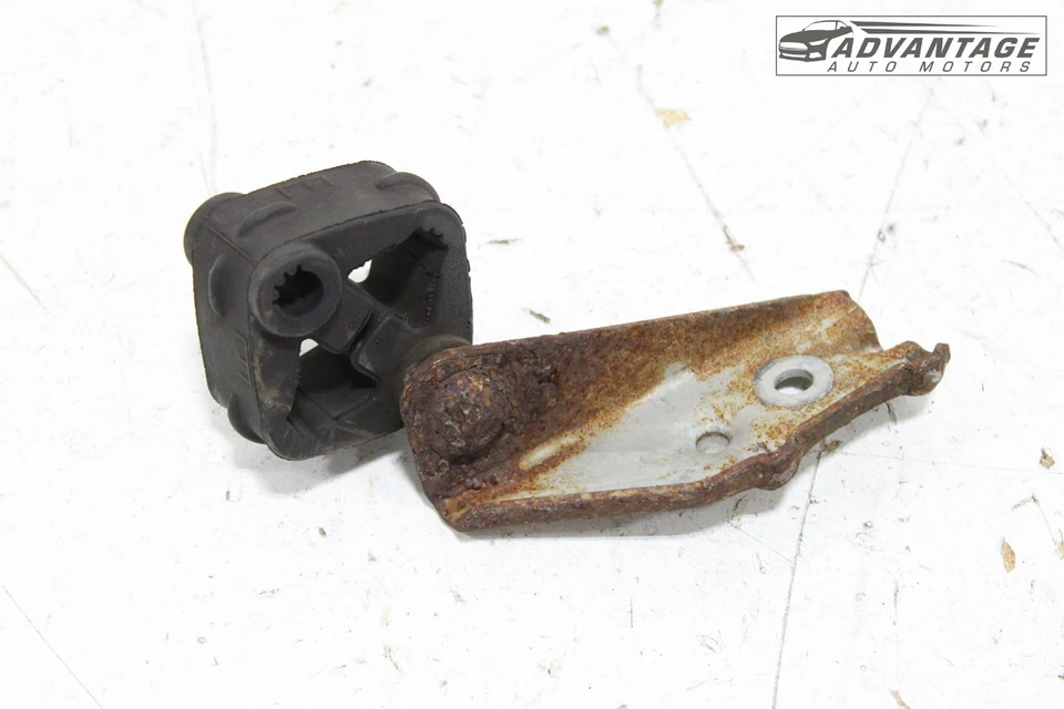 2015-2016 BMW M235I XDRIVE TRASEIRO DIREITO SILENCIADOR TUBO CABIDE COM SUPORTE FABRICANTE DE EQUIPAMENTO ORIGINAL - Imagem 1 de 4