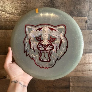 Bearkat Lone Star Disc Golf Midrange Founders Glow 176g PDGA Mid Foil Stamp NEU - Bild 1 von 7