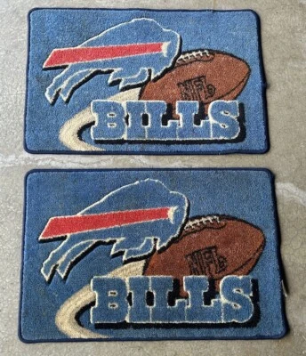 Conjunto de dois tapetes de porta de assoalho vintage NFL Buffalo Bills. Tapete retrô raro homem caverna - Imagem 1 de 4