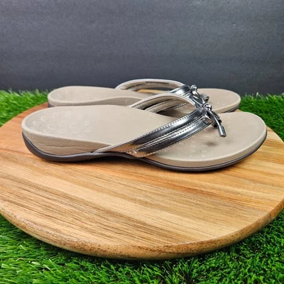Sandalias Vionic Bella X para mujer talla 7,5 peltre metálico sin cordones tanga chanclas Foto 1 de 4