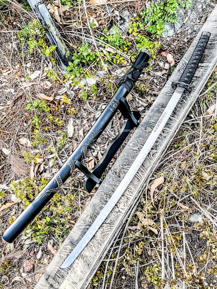 DAMASKERUS 40" Black Japanese Samurai Sword Katana Carbon Steel Blade Dragon Engraved Wood