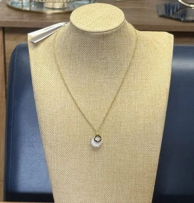 COLLAR KATE SPADE SPOT THE SPADE PAVE CHARM DORADO Madreperla Foto 1 de 3