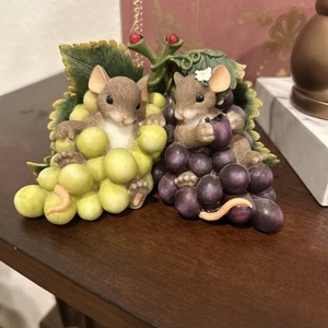 FIGURA Charming Tails "I'm so Grape-full for You"** - Imagen 1 de 5