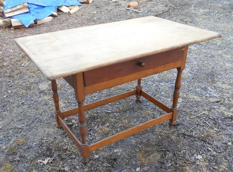 ANTIQUE 18th CENTURY NEW ENGLAND STRETCHER BASE TAVERN TABLE Cover