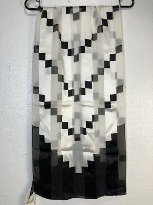 ¡NUEVA Bufanda de Seda de Gasa Diseño Geométrico Blanco y Negro Ellen Tracy! Precio de venta sugerido por el fabricante $54 Foto 1 de 4