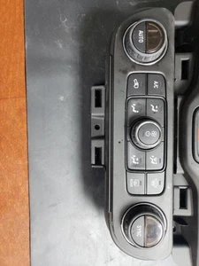 Temperature Control Opt CJ2 ID 84173748 Fits 17-19 SILVERADO 2500 PICKUP 20326 - Picture 1 of 3