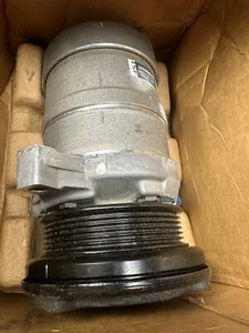 GM 1136451 AC COMPRESSOR - Bild 1 von 2