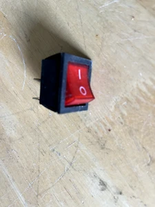 JLL D100 Laufband Teil Steckdose SCHALTER - Bild 1 von 1