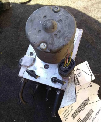 Conjunto de piezas de freno antibloqueo 2003-2006 convertible tracción delantera Audi A4 conjunto OEM Foto 1 de 4