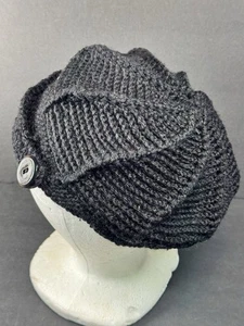 Handgestrickte schwarze Winter Zeitungsjungenmütze Beanie Mütze Knopfdetail Damen - Bild 1 von 5