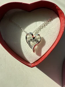 Avon Double Open Heart Silvertone Necklace Heart Gift Box - Picture 1 of 5