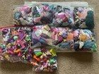 Mega lot d'accessoires Barbie - vêtements, chaussures, animaux de compagnie, sacs et plus encore ! 200+ pièces