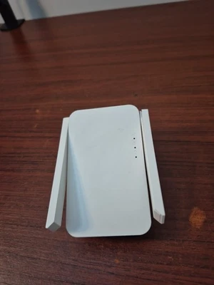 Dual Band Wi-Fi Range Extender / AP / Repeater | RE1200 - Image 1 of 4