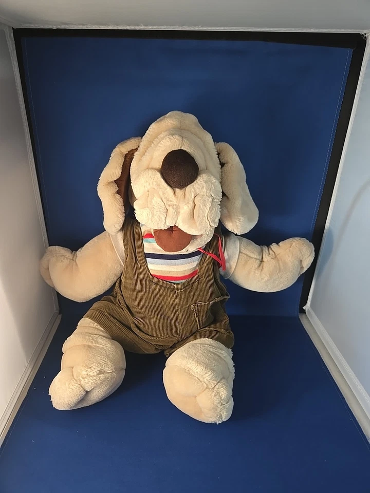 Marioneta de mano vintage Wrinkles the Dog (1981) beige con ropa Foto 1 de 1