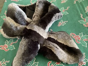 Two Tone Striped Faux Fur Satin Lined Collar/ Neck Scarf- Immaculate - Picture 1 of 2