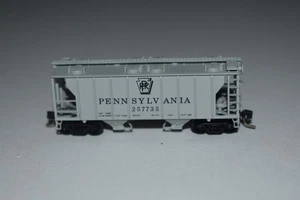 N Scale MTL Pennsylvania 33' Twin Bay Covered Hopper 257735 C52913 - Bild 1 von 2