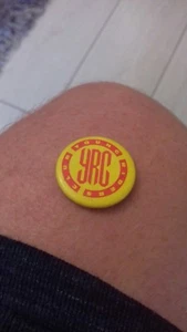 Young Rider's Club Vintage Badge - Picture 1 of 2