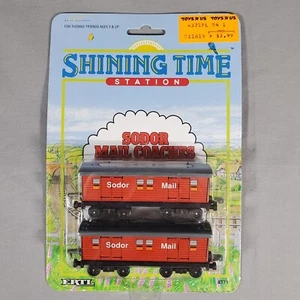 Thomas Train & Friends 4371 Sodor Mail Coaches Shining Time Station 1995 ERTL - Foto 1 di 6