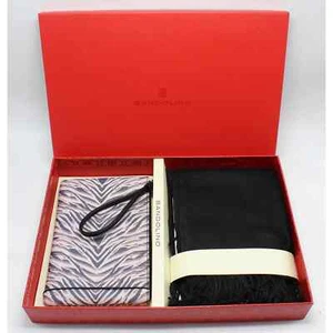 Bandolino Wristlet Tiger Print Bag & Black Scarf Gift Set #BGS9 - Picture 1 of 3