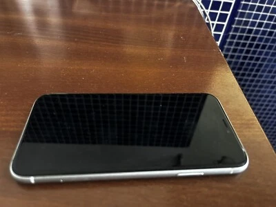 Apple iPhone XR - 64GB - Bianco - Immagine 1 di 4