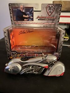 Arlen Ness Iron Legends Silver Motorcycle 1:18 Scale Die-cast Toy Zone