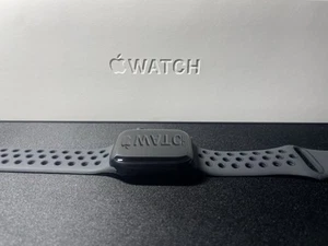 apple watch série 7 + Une Coque Et Un Deuxième Bracelet - Photo 1/4