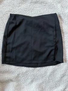 Women’a Abercrombie And Fitch Black Satin Skirt Size XS - Picture 1 of 3
