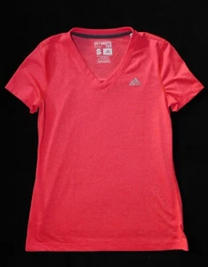 Camiseta Adidas Mujer Talla S Rosa Coral Climalite Ultimate Escote en V Entrenamiento Prenda para el torso - Imagen 1 de 3
